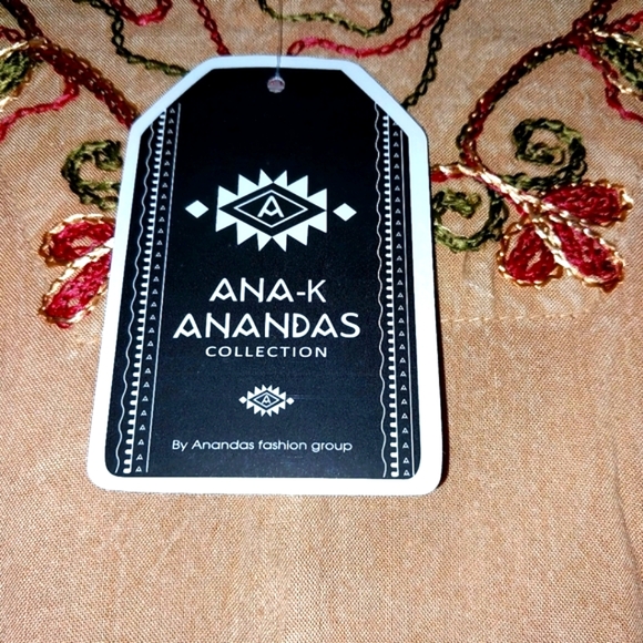 Amanda's Collection NWT Dress Tunic Sz Medium Embroidered 100% Rayon Tan - Picture 4 of 9